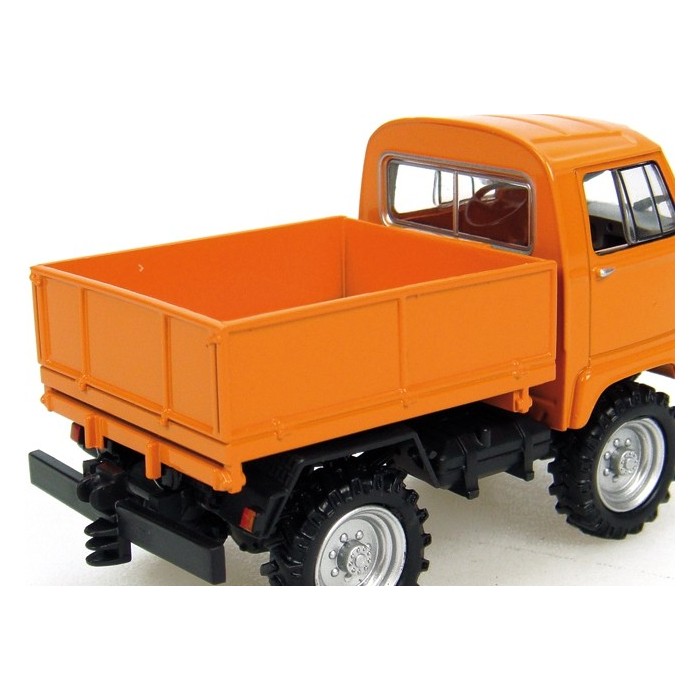 Universal Hobbies Scale 1:43 Sinpar Castor Truck Diecast Replica UH6055