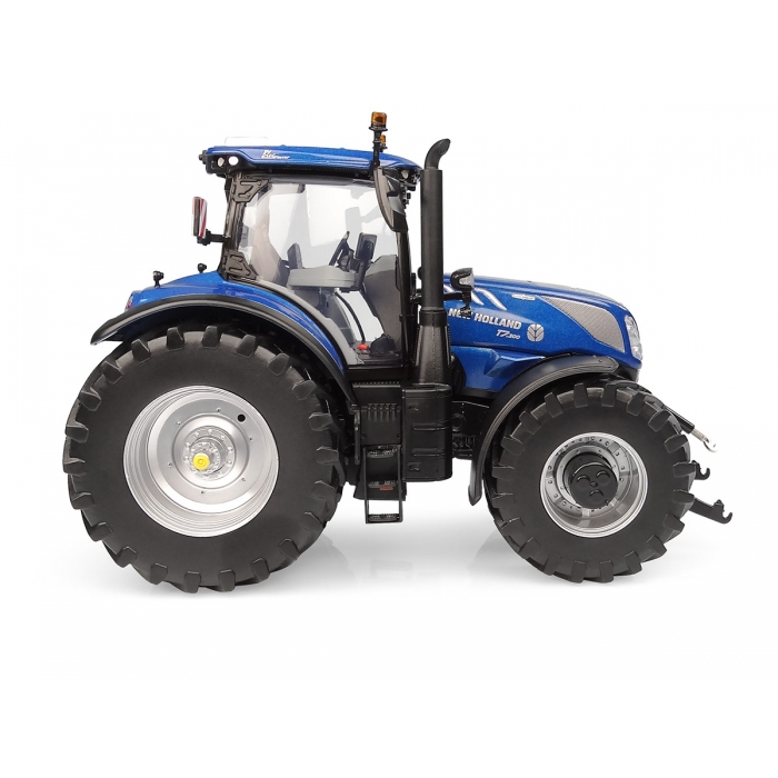 Universal Hobbies 1/32 Scale New Holland T7.300 "Blue Power" Auto Command (2023) Tractor Diecast Replica UH6491